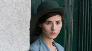 Charlie-Murphy-Elizabeth-Butler-Rebellion-2-800x450