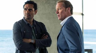 Waruu (Rob Collins) and Slade (Iain Glen) in Episode 5.