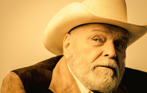 Hap-and-Leonard-Gallery-Sheriff-Valentine-Otis-Brian-Dennehy-02-800x450
