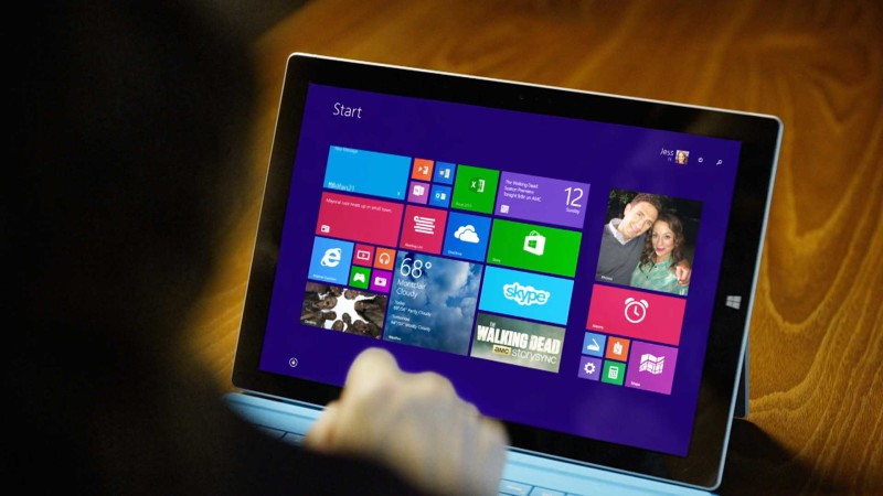 Microsoft Surface Promo: The Walking Dead