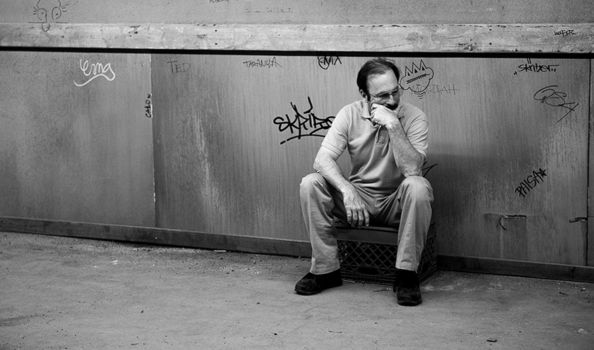 Bob Odenkirk Talks Season Premiere With <em>EW</em>; <em>Saul</em> Wins WGA Award
