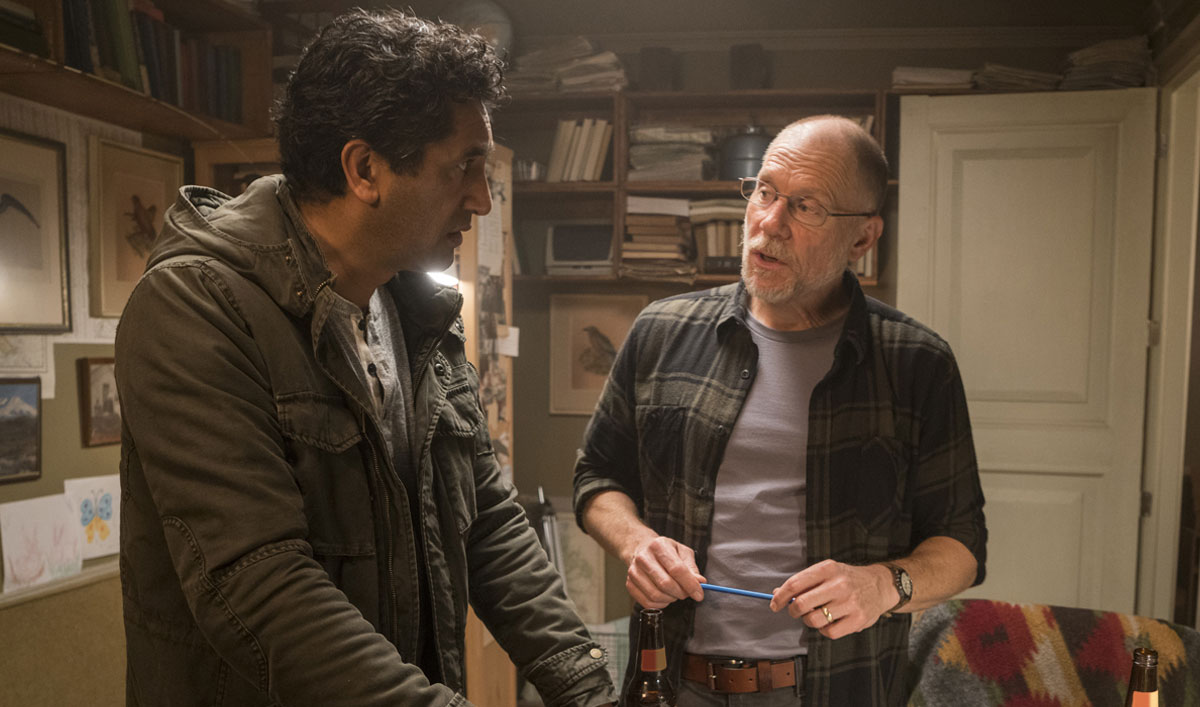 Cliff Curtis Reveals Why Travis Relates to a Survivalist Mentality