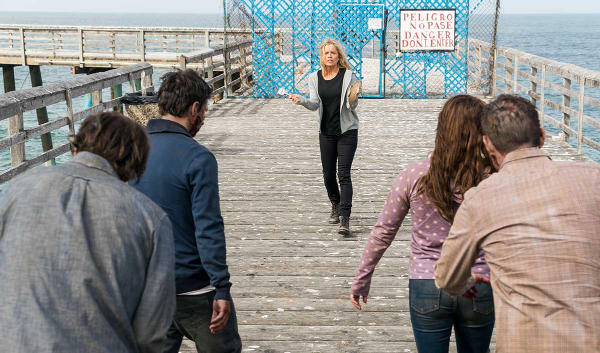 The Survivors Hit the Beach for One Elaborate Group Kill