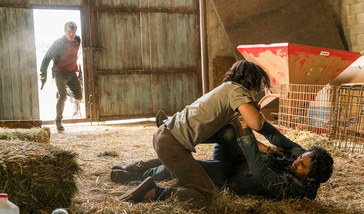 Cliff Curtis (Travis) on the Moment He Knew Chris Was Gone