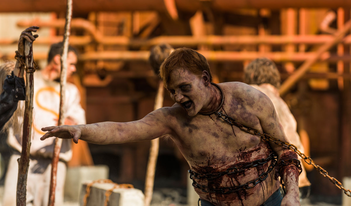 Making of “The Cell” — Get an Up-Close Look at the Saviors’ Haunting Walker Fence