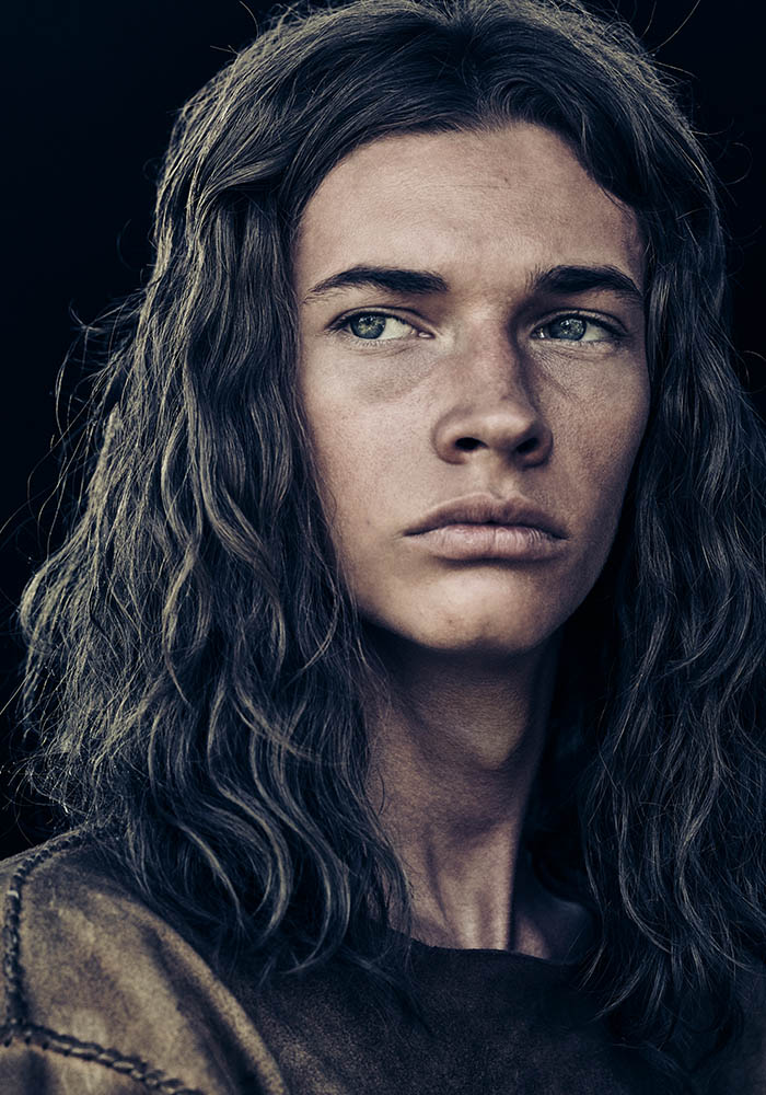 the-son-portrait-season-1-young-eli-mccullough-jacob-lofland-800×600