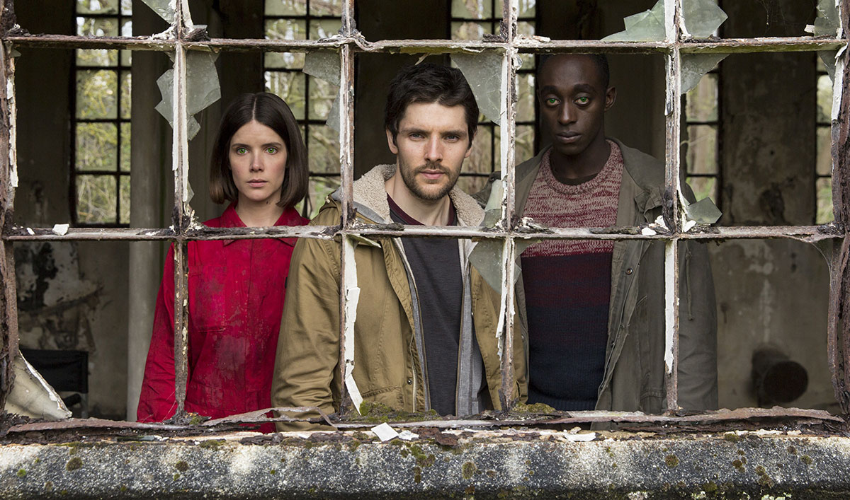 Extras for the <em>HUMANS</em> Season 2 Premiere