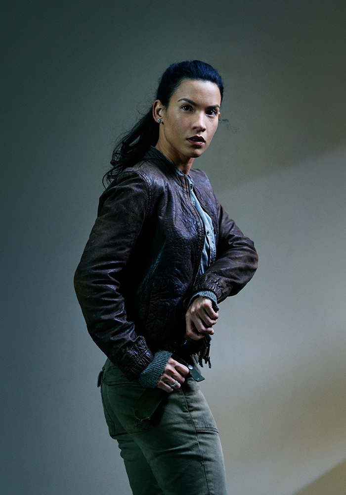 fear-the-walking-dead-season-5-cast-luciana-garcia-800