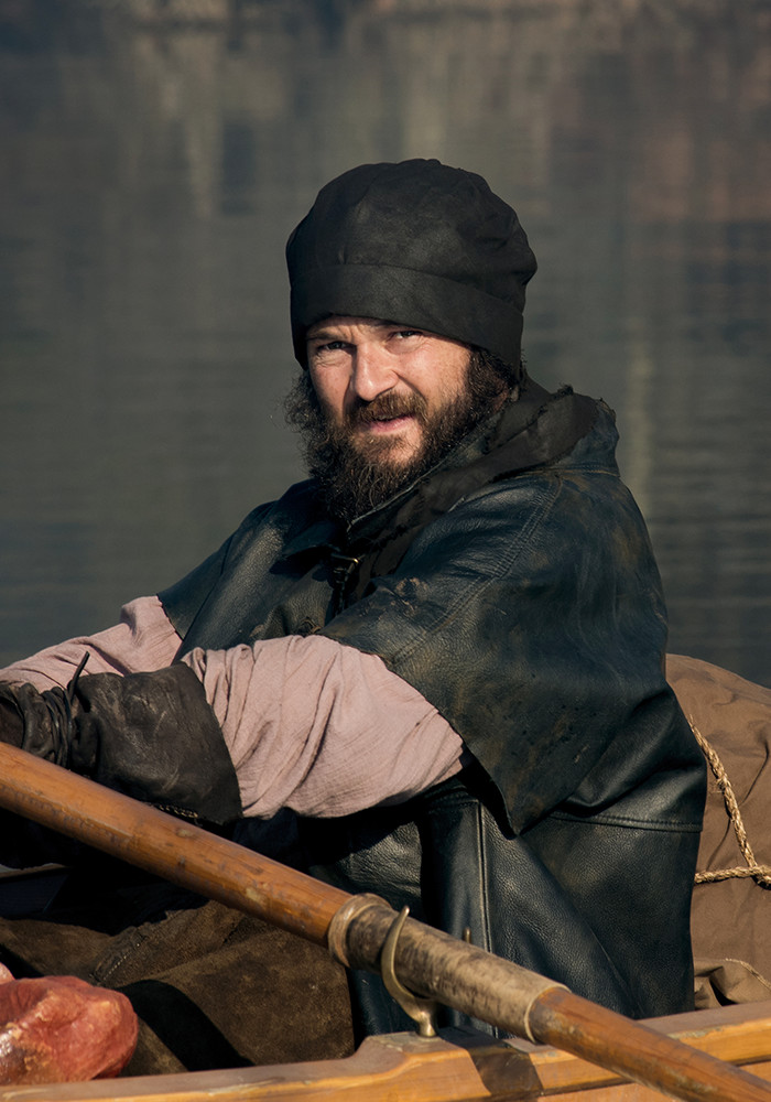 turn-S4-cast-caleb-henshall-800