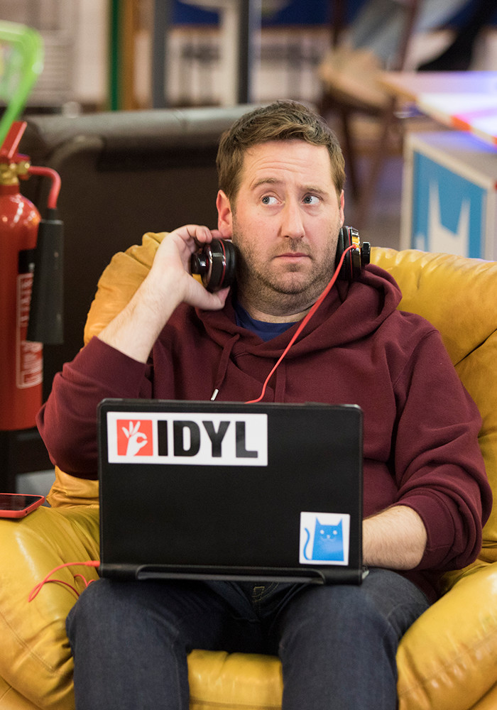 loaded-season-1-josh-howick-800×600-cast
