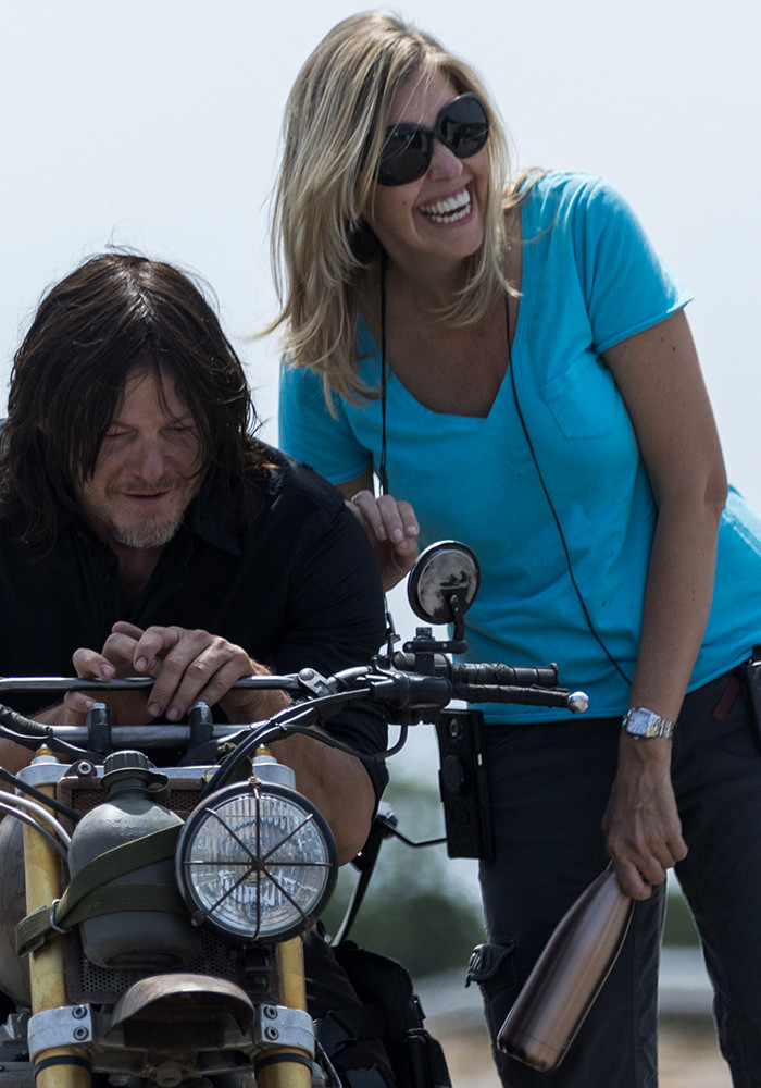 the-walking-dead-season-8-denise-huth-norman-reedus-800×600
