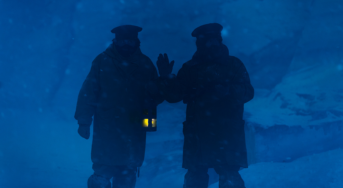Cast and Showrunners on Why the Crew Is No Match for the Creature