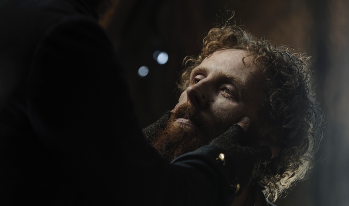 Extras for <em>The Terror</em> Episode 9