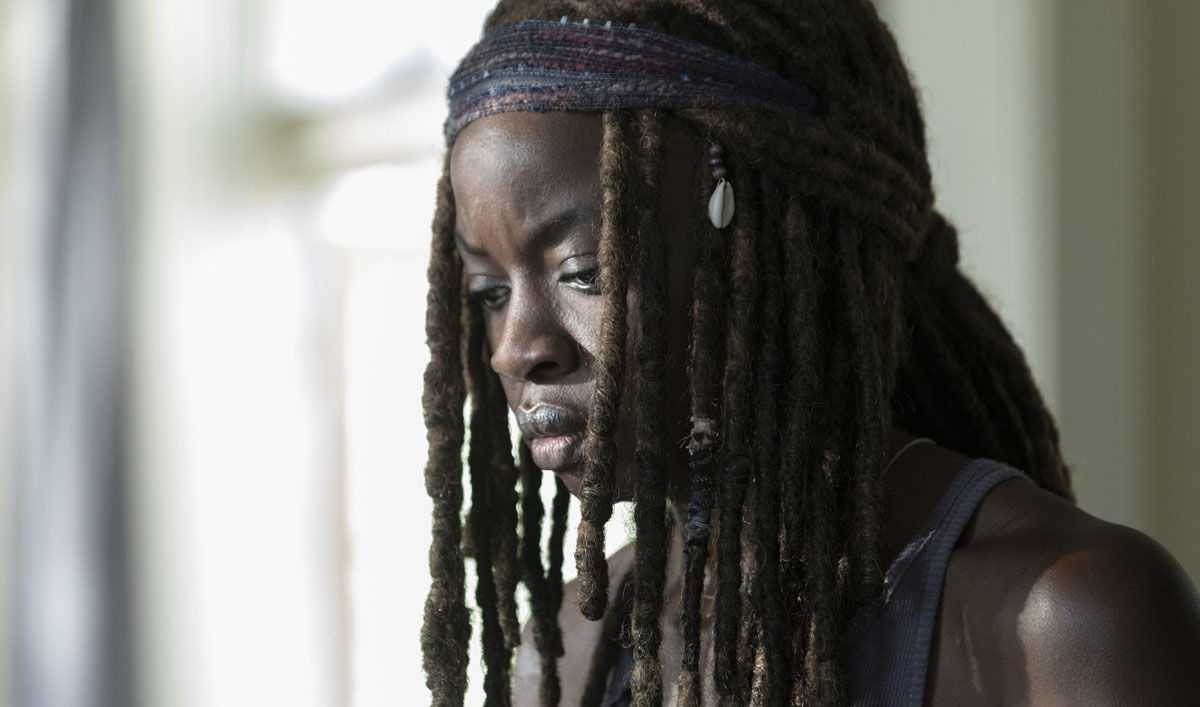 Sneak Peek of <em>The Walking Dead</em> Episode 5 — Michonne Stands in the Way of Maggie’s Revenge