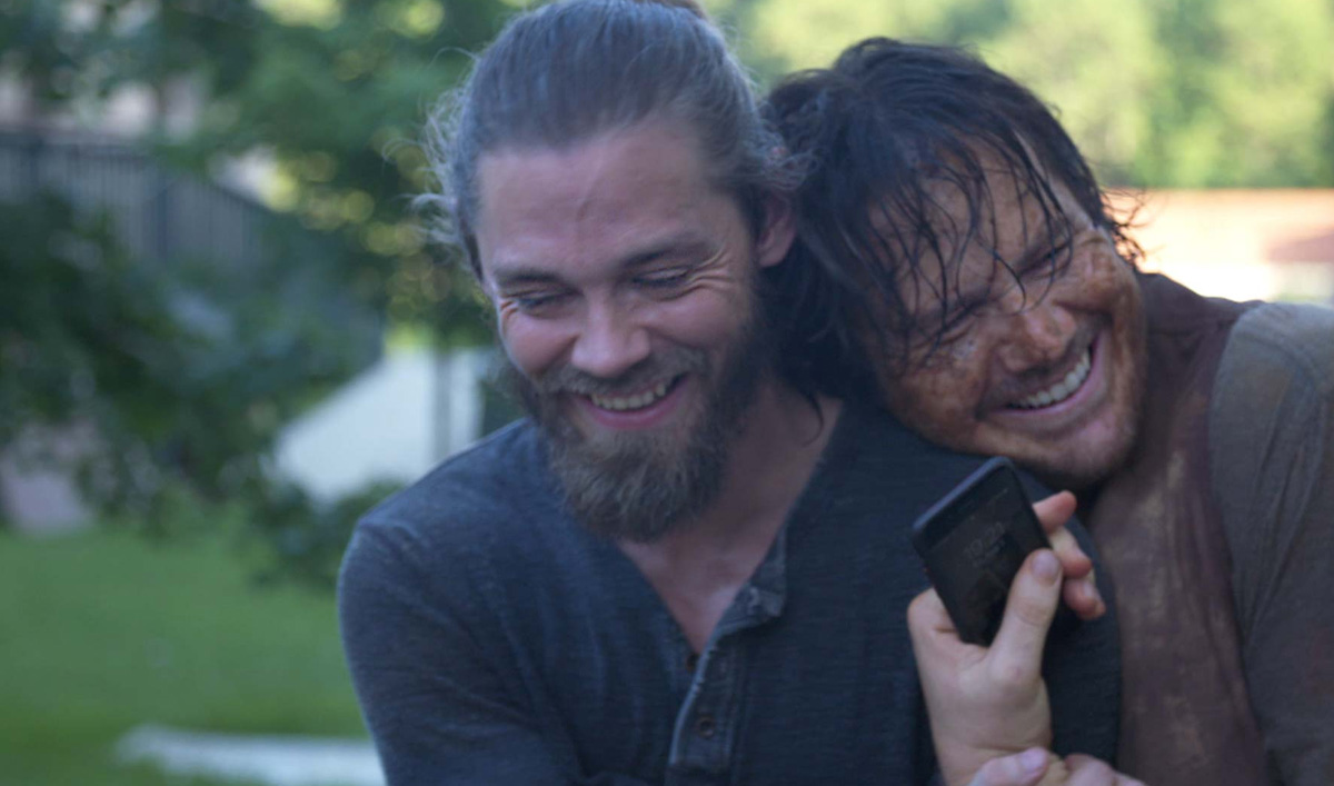 Go on Set For Tom Payne’s Final Fight Sequence in <em>The Walking Dead</em> Mid-Season Finale