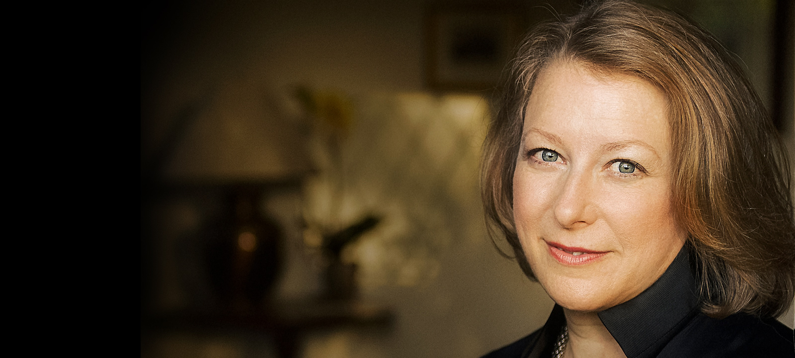 a-discovery-of-witches-authors-notes-deborah-harkness-key-art-800x600_MobileWeb_HomeHero