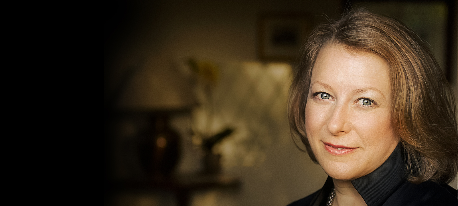 a-discovery-of-witches-authors-notes-deborah-harkness-key-art-800x600_MobileWeb_HomeHero