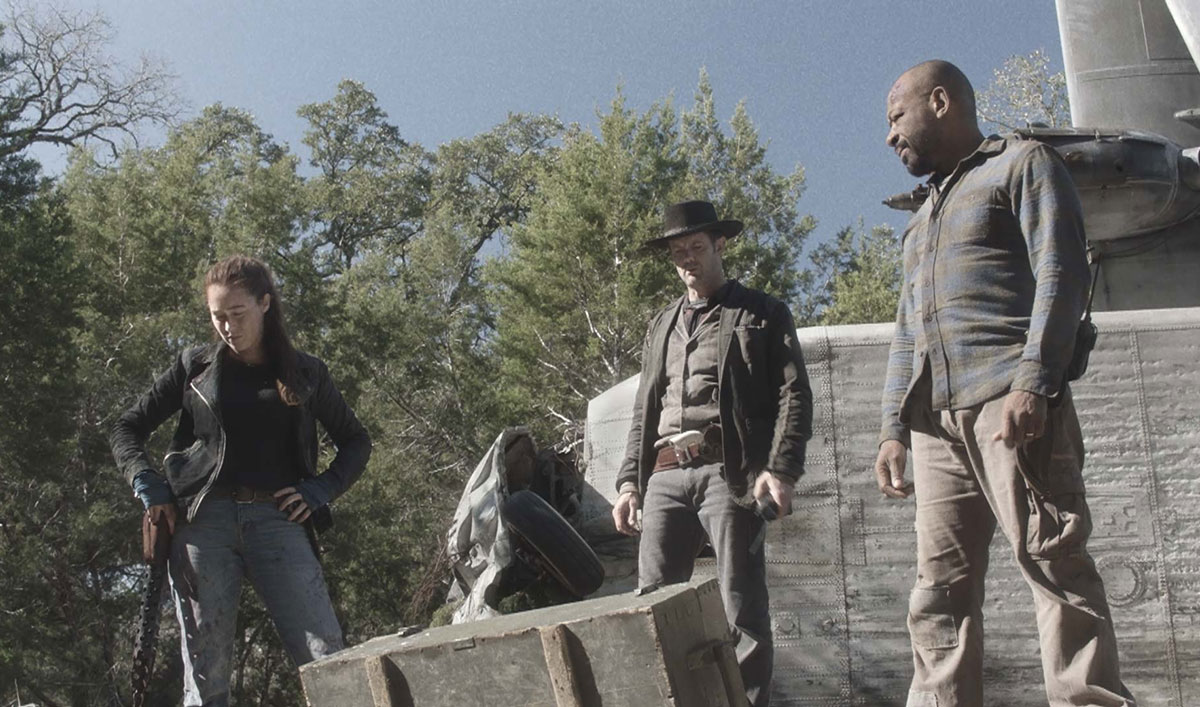 Sneak Peek of <em>Fear the Walking Dead</em> Episode 2: The Group’s Search Party Comes Up Short