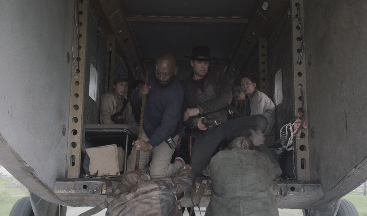 Watch Morgan and John’s In-Flight Walker Kill From <em>Fear the Walking Dead</em> Episode 8