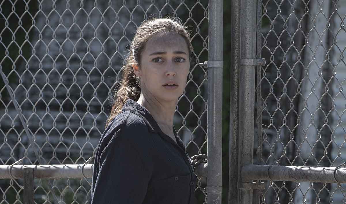 A Call for Help Derails Alicia and Strand’s Scouting Trip: Stream <em>Fear the Walking Dead</em> Episode 11 Now