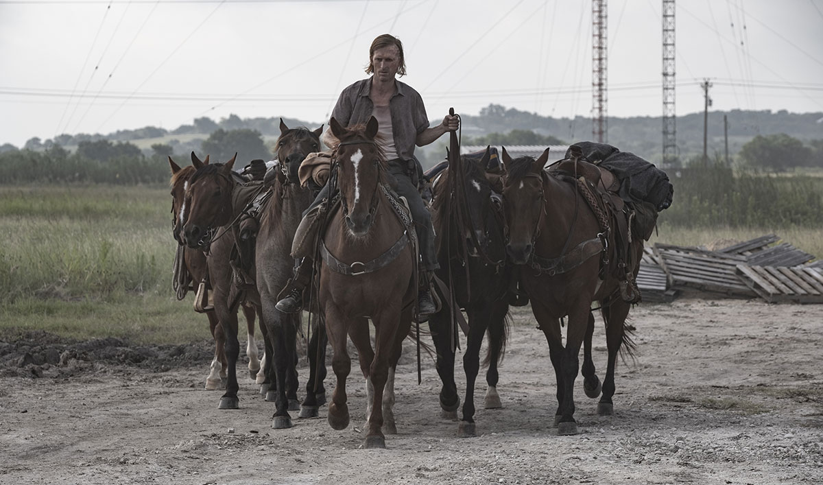 <em>Screen Rant</em> Hails <em>Fear the Walking Dead</em> Season 5 Ending; <em>THR</em> Interviews Karen David (Grace)