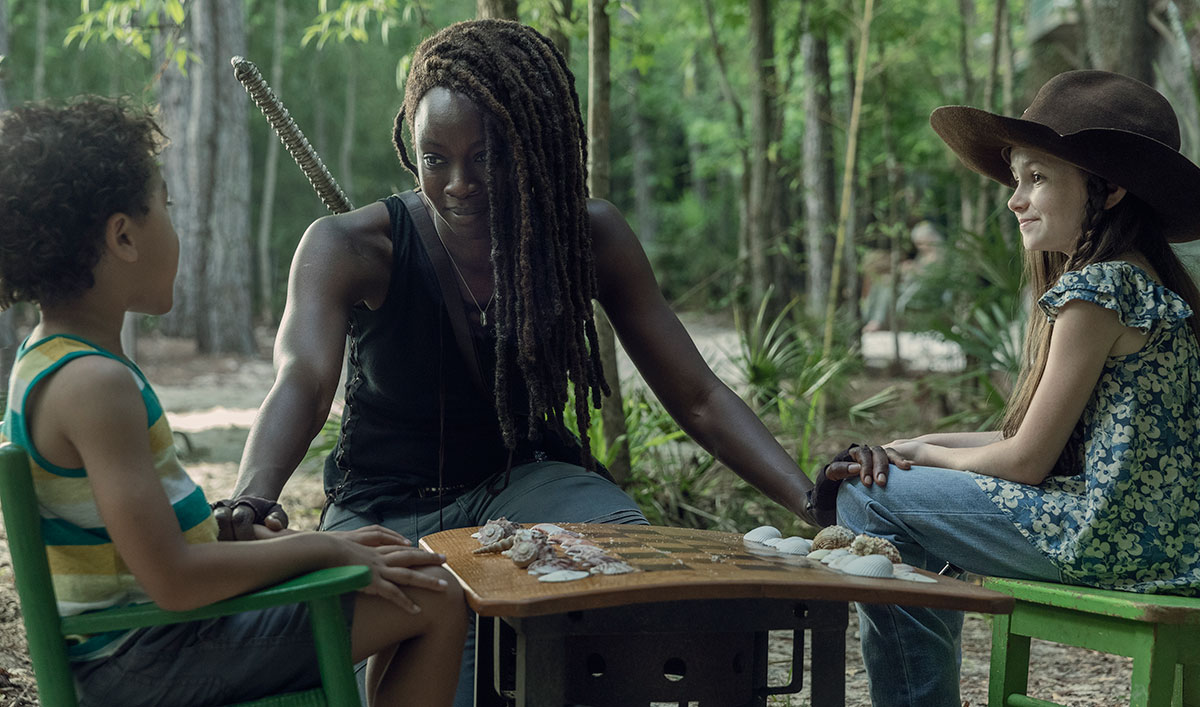 Feast on Full Seasons of Your Favorite Shows This Holiday Season