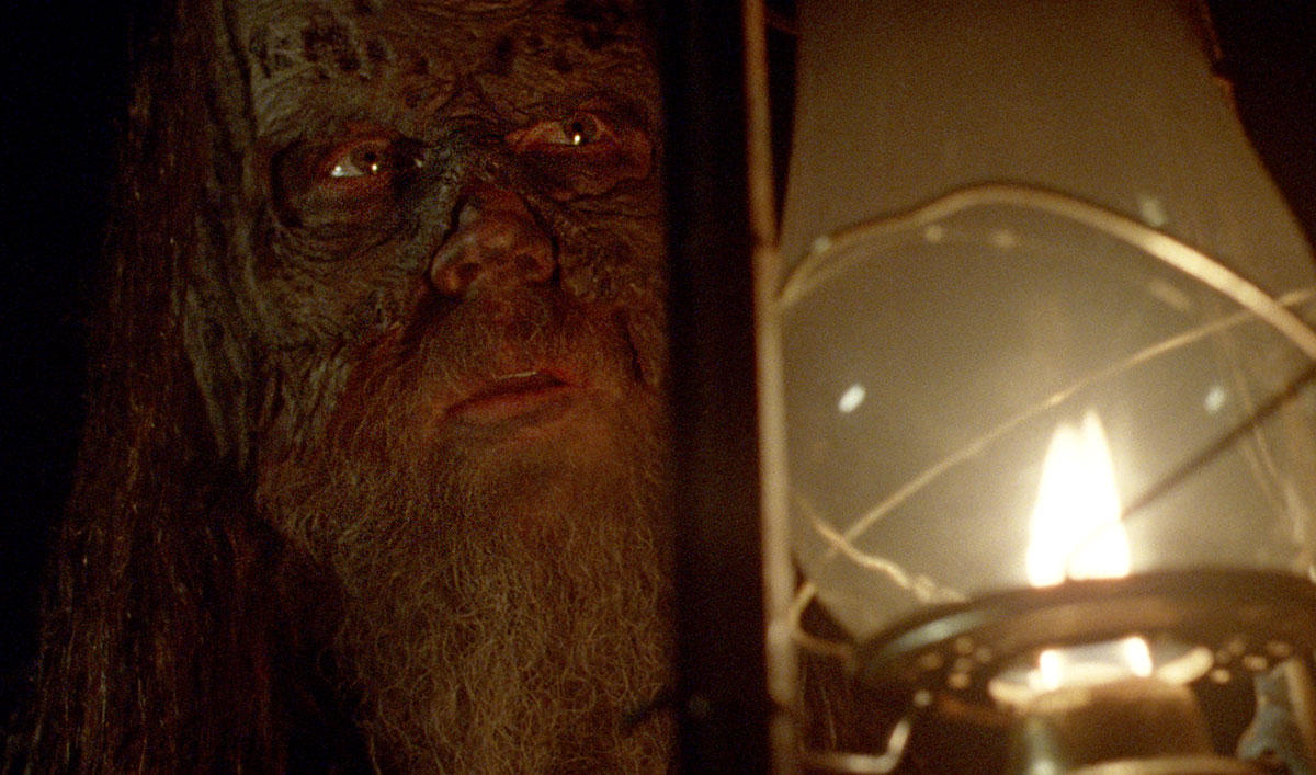 Someone Is In Terrible Danger and Doesn’t Know It in the Opening Minutes of Sunday’s <em>The Walking Dead</em>