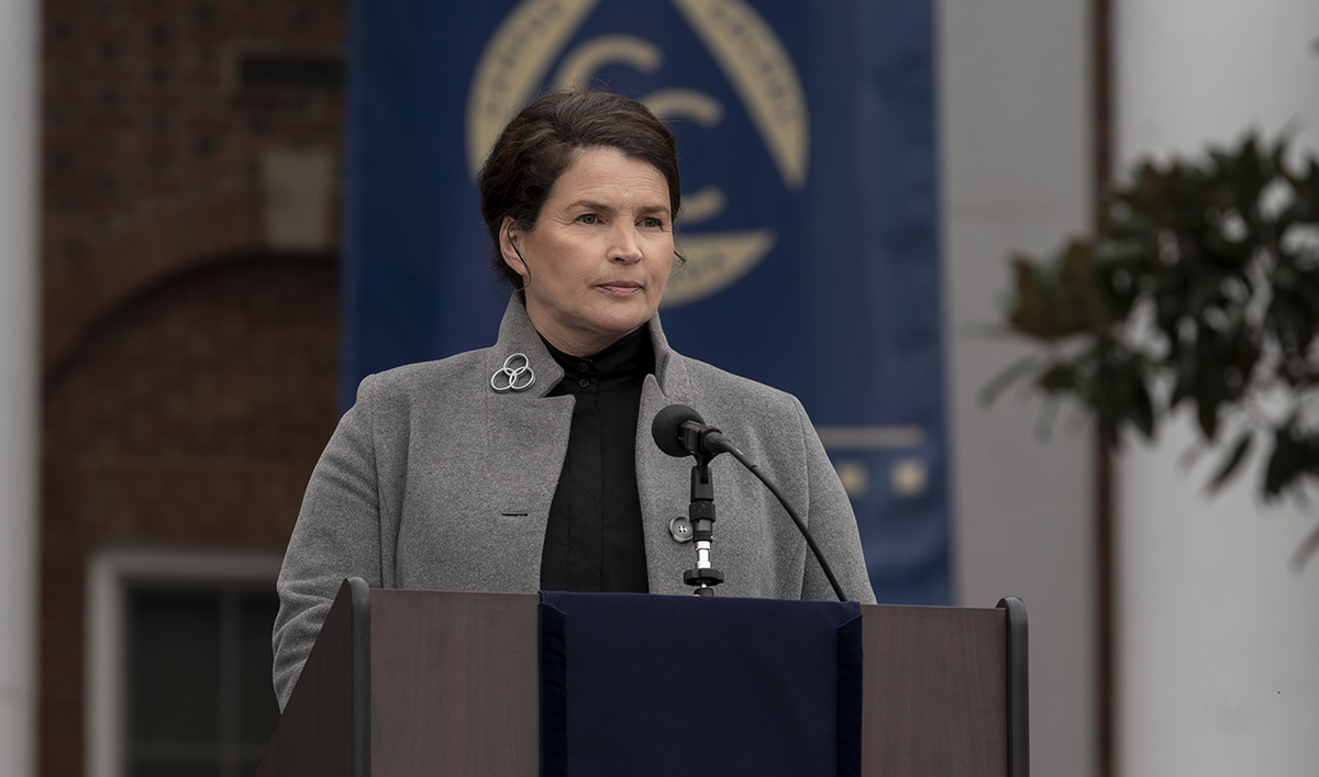Who Is Elizabeth (Julia Ormond) On <em>The Walking Dead: World Beyond</em>?