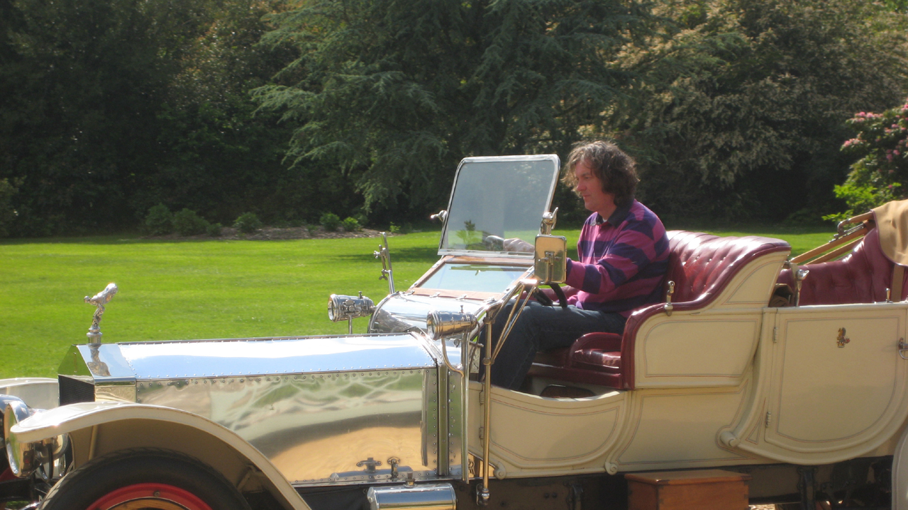 James tries out an old car at the Beaulieu Motor Museum