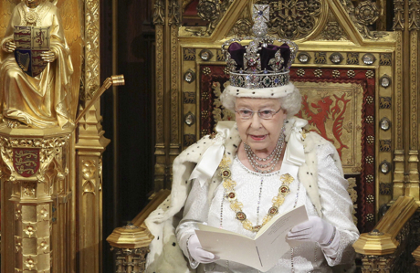 The Queen Goes 3D | Anglophenia | BBC America