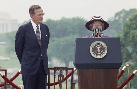 G_H_W_Bush_Queen_mikes