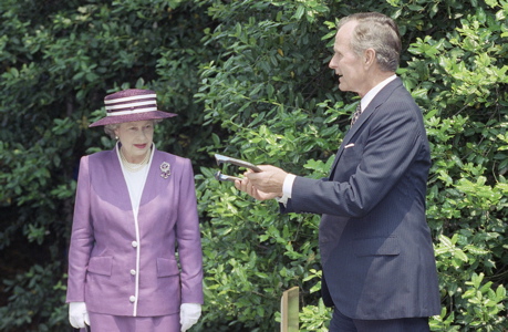 queen_H_W_Bush