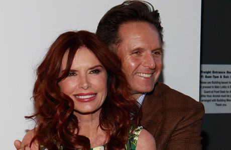 Mark Burnett (right) and wife, actress/producer Roma Downey. (Photo: Mark Von Holden/Invision for Fox Home Entertainment/AP Images)