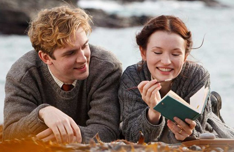 Dan Stevens and Emily Browning in 'Summer in February.' (Photo: Handout)