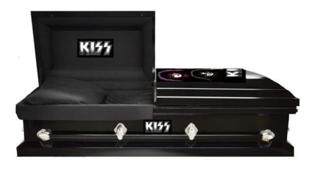 460x300_kiss_coffin