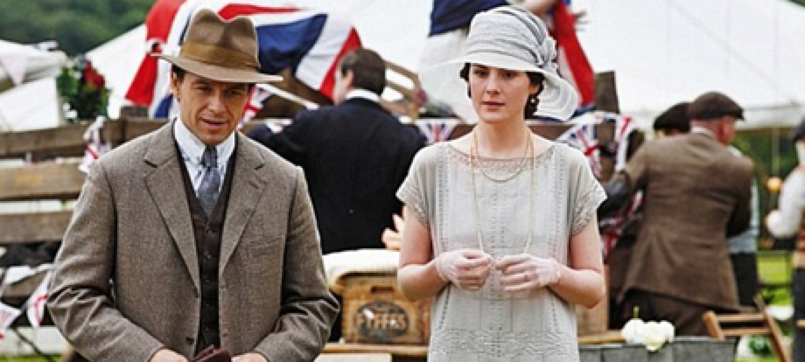 Recap Life Gets Bazaar At Downton Abbey Anglophenia c America