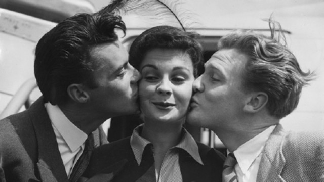 England Jean Simmons is Kissed 1949