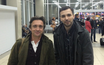 Richard Hammond with fan in Ukrainian airport (imgur.com)