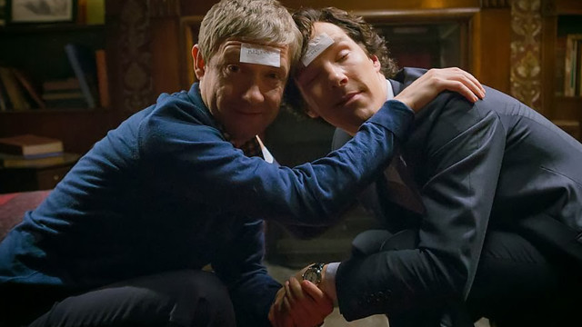anglo_2000x1025_drunksherlock
