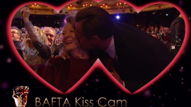 anglo_2000x1025_kisscam2