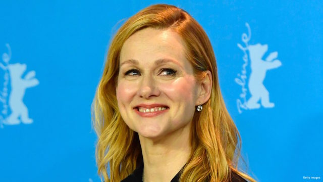 US actress Laura Linney poses for photographers during a photocall for the film “The Dinner” in competition at the 67th Berlinale film festival in Berlin on February 10, 2017. / AFP / John MACDOUGALL