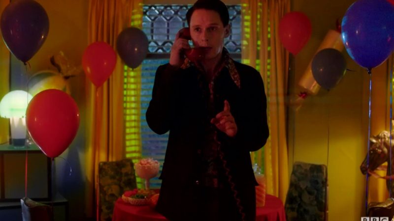 Dirk_Gently_S2_E04_OMG_2_AN_Saturdays_GCU_YouTubePreset_1920x1080_1089654851657