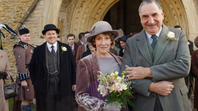 anglo_2000x1125_downtonabbey_phyllislogan