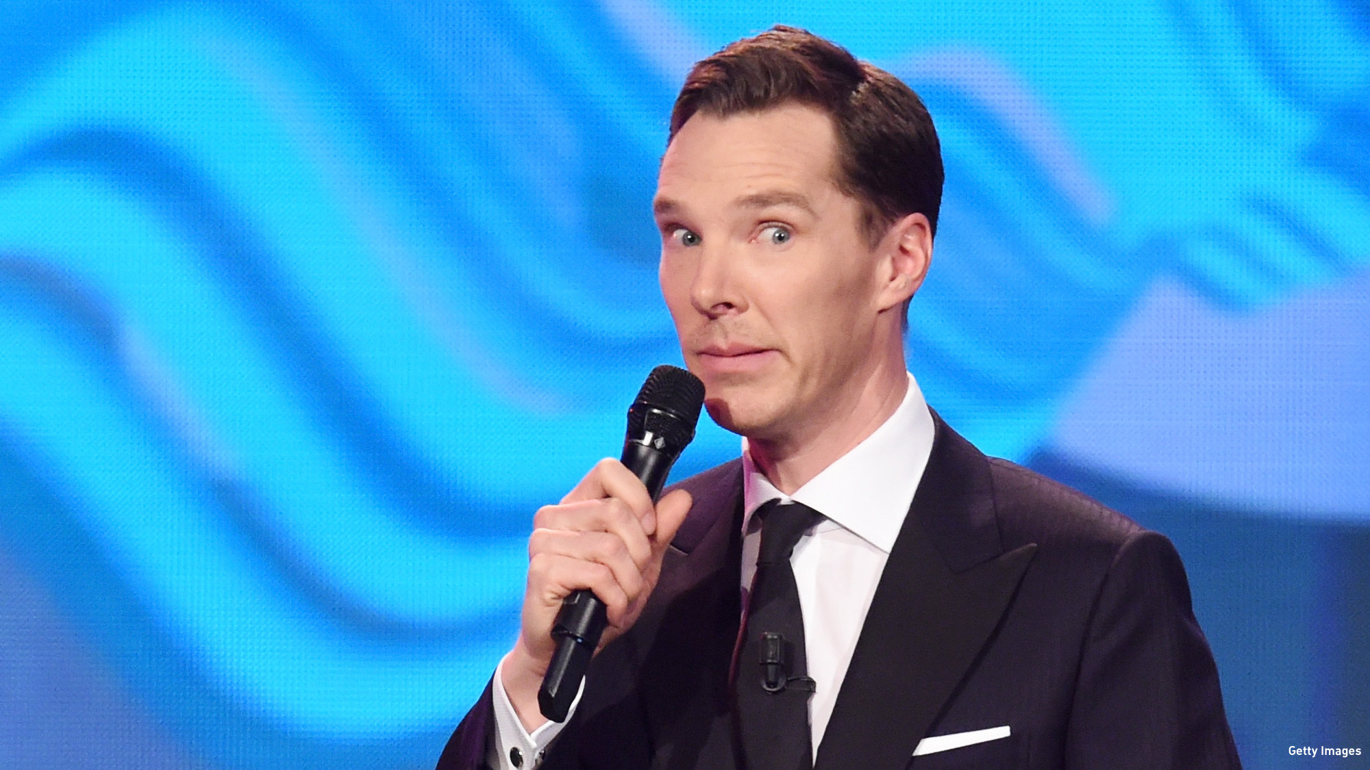 Watch Benedict Cumberbatch Busts Out Some Moves During Awards Show Anglophenia Bbc America 