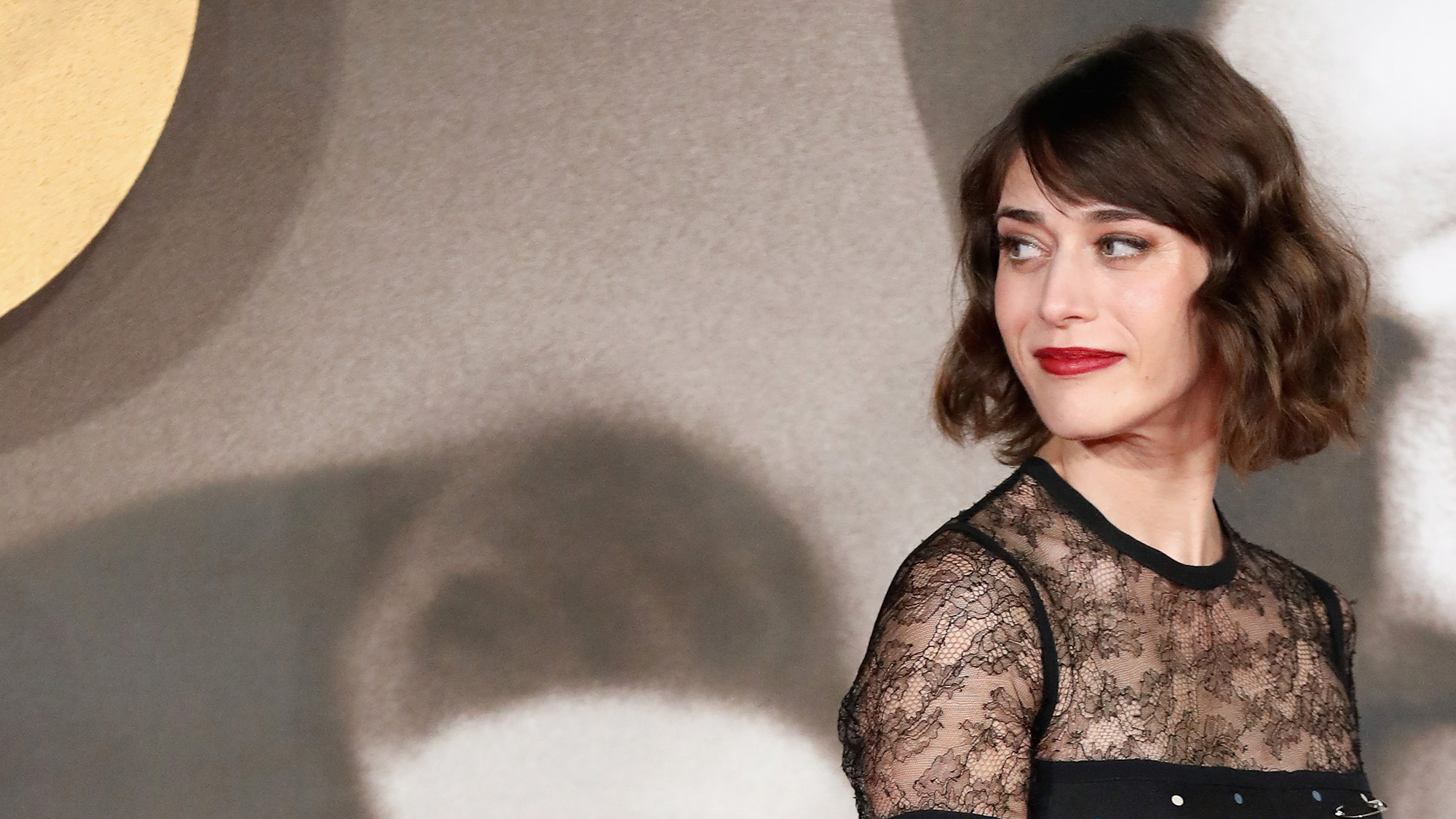 ‘masters Of Sex Star Lizzy Caplan To Play Twins In Thriller Series ‘are You Sleeping 7943