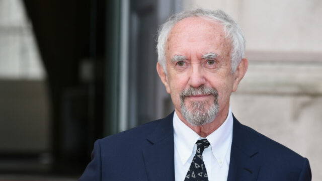 Jonathan Pryce