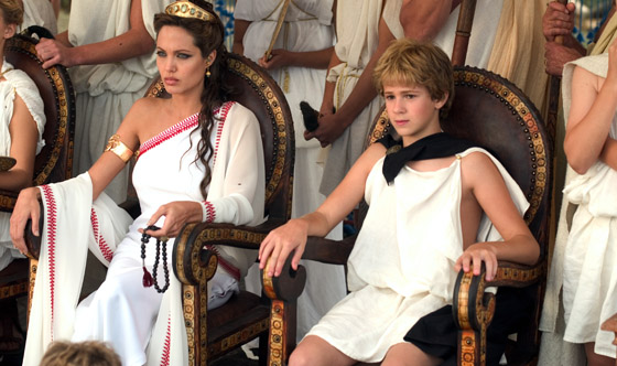 Angelina Jolie on Her Maternal Instincts in <I>Alexander</i>