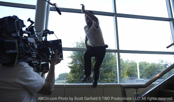 Go Behind-the-Scenes With Photos of <em>The Walking Dead</em> Season 1