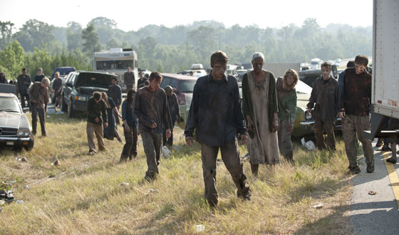 <em>The Walking Dead</em> Season 2 Kicks Off With an Extra Half-Hour of Zombie Drama
