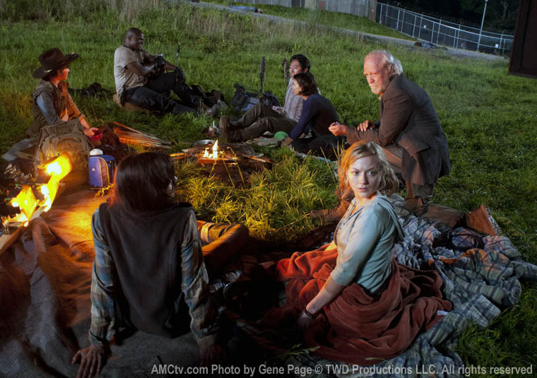 Lori Grimes (Sarah Wayne Callies), Carl Grimes (Chandler Riggs), T-Dog (IronE Singleton), Glenn Rhee (Steven Yeun), Maggie Greene (Lauren Cohan), Hershel Greene (Scott Wilson) and Beth Greene (Emily Kinney) in Episode 1 of The Walking Dead